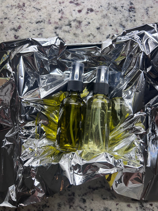 2 piece Small Holiday Box: 2 oz body oil & 2 oz laundry recharger spray